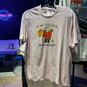 official 2022 Bad Bunny Un Verano Sin Ti World's Hottest Tour pink t-shirt